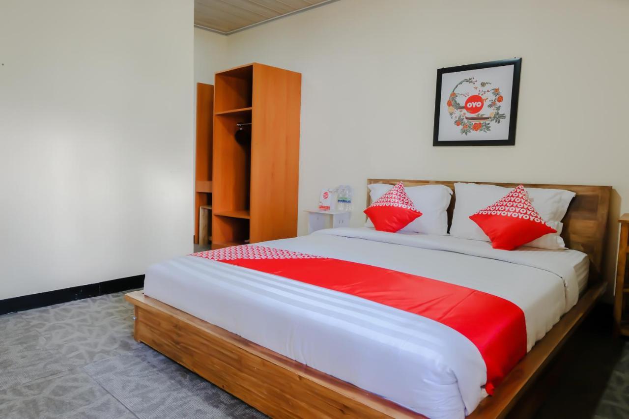 โอโย 1175 อูมะฮ์ ดโจโว รีสอร์ต Hotel Magetan ภายนอก รูปภาพ