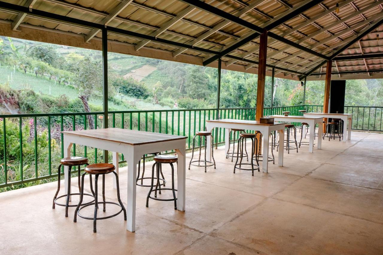โอโย 1175 อูมะฮ์ ดโจโว รีสอร์ต Hotel Magetan ภายนอก รูปภาพ